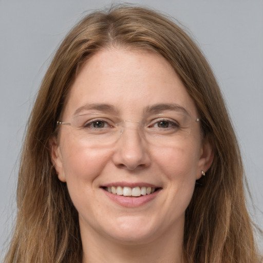 Leah Armstrong, Proofreading & Referencing Specialist